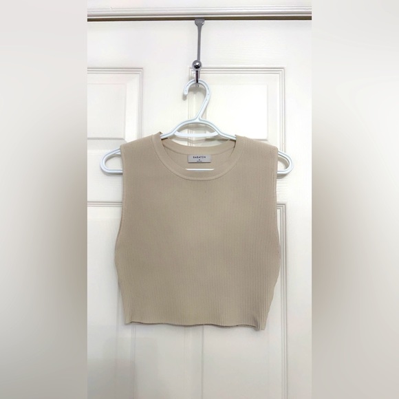 Babaton top size M - Picture 1 of 3